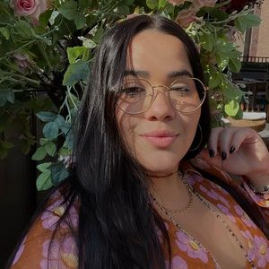 Meet your Posher, Isabelle